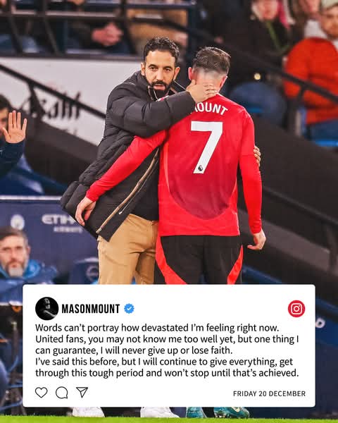 Manchester United coach, Ruben Amorim motivating the current injured Mason Mount. Image: Manchester United