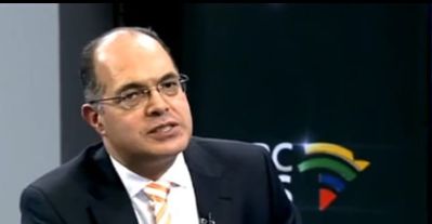 SARS Commissioner Edward Kieswetter explains to media that improved administrative processes represent a better strategy than raising taxes to overcome South Africa's fiscal concerns.
