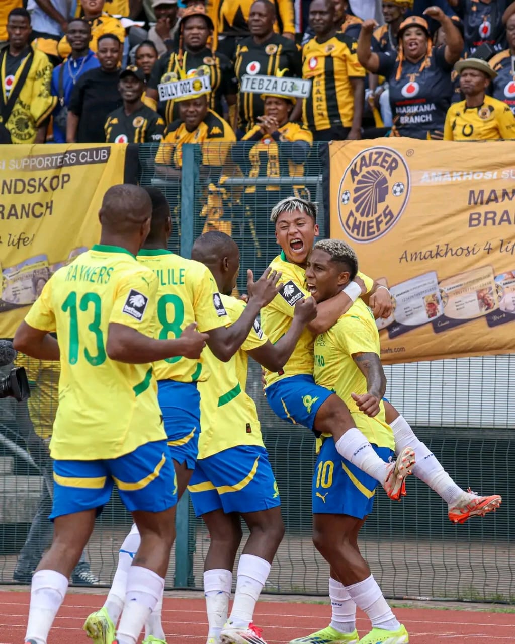 Masandawana celebrating a catastrophic goal from Ribero assisted by Rayners. Image : Mamelodi Sundowns