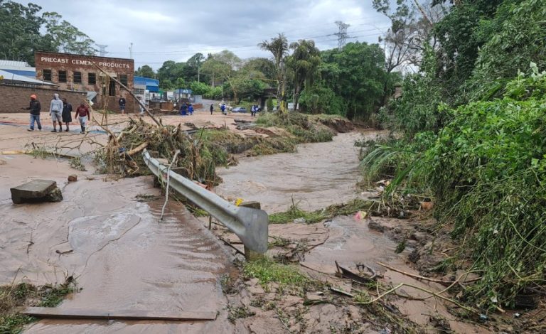 KwaZulu-Natal residents facing another extreme weather conditions and roads flooded over the weekend. Image: All Africa.