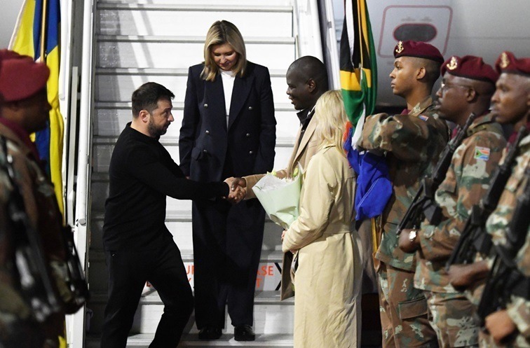 Ukraine's President Volodymyr Zelenskyy arrives in South Africa. Image Credits : X_@KhayaJames