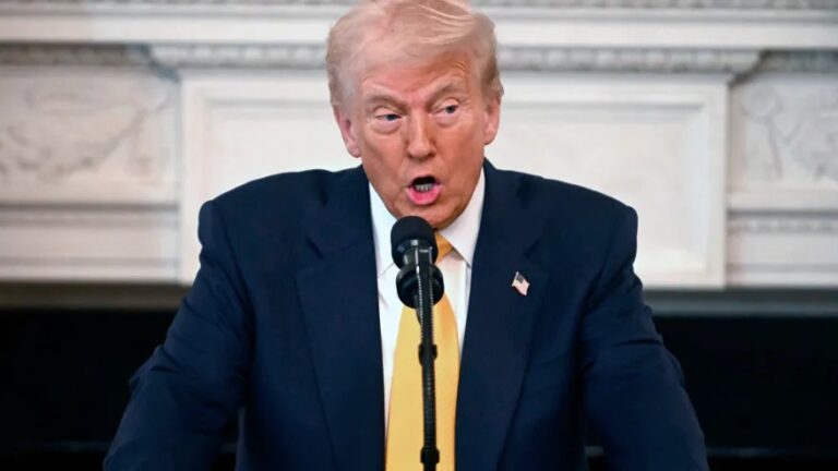 United States President Donald Trump is set to hold a 'Make America Wealthy Again' press conference in the Rose Garden of the White House at 4pm (20:00 GMT) on Wednesday, April 2, photo: AP