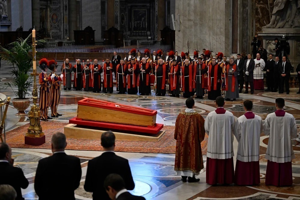 Pope Francis’ body lies in state for 3 days of public viewing at St. Peter’s Basilica ahead of funeral. Image: Getty Images.