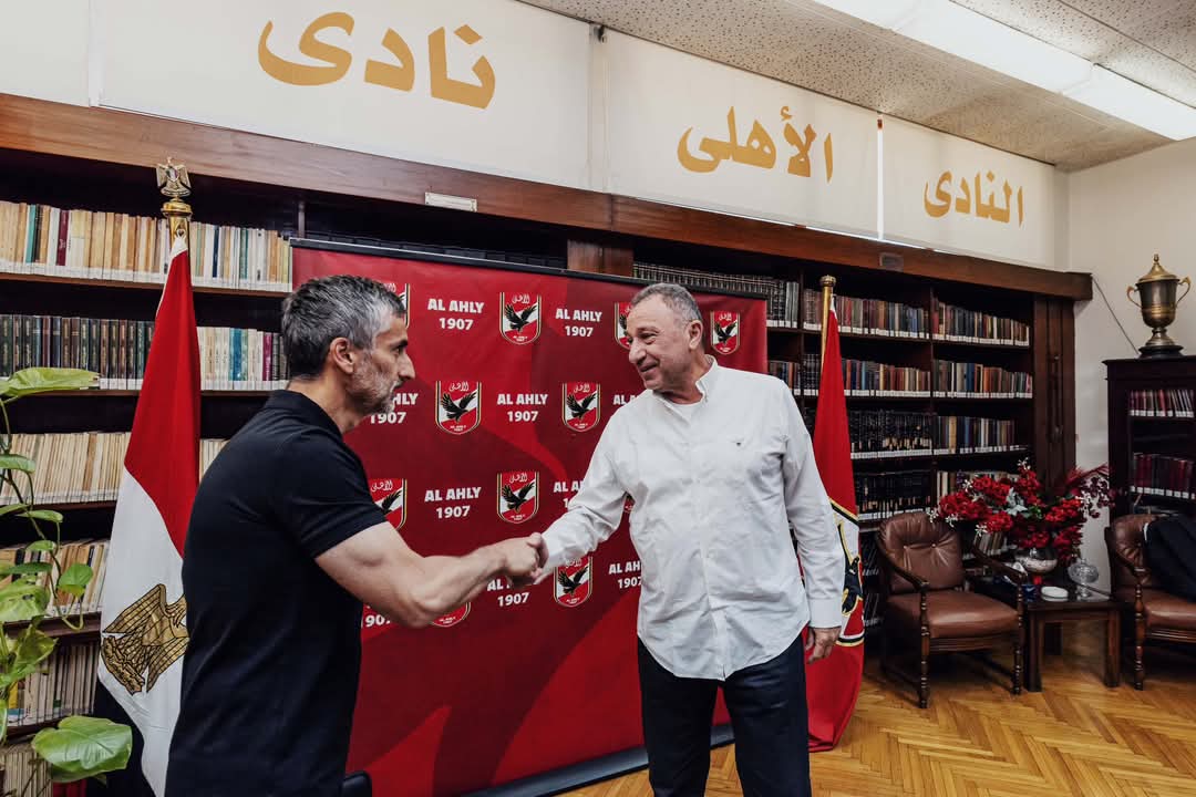 Captain Mahmoud Al-Khatib welcomes Jose Riveiro as Al Ahly's new head coach. Image: shared via Facebook.
