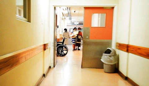 Two newbons kidnapped Tuesday night re-united with their mothers. Source image: dailymaverick/ Shiraaz Mohammed