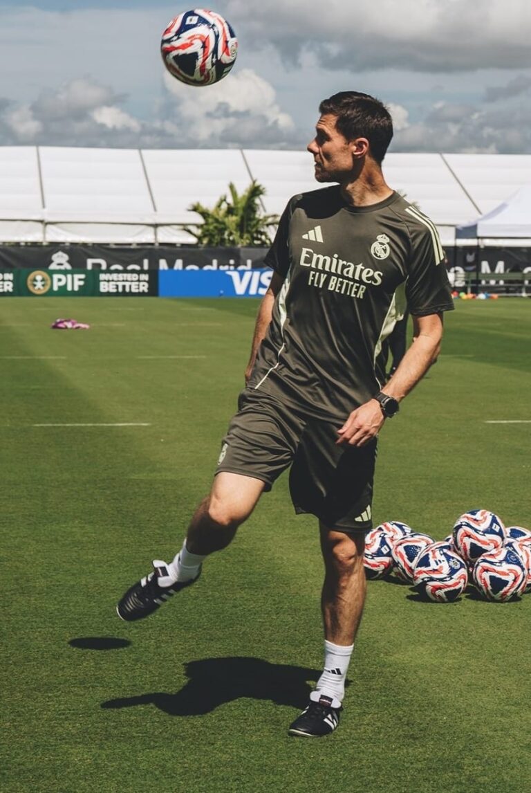 Real Madrid new senior manager, Xabi Alonso read to write his history with the Madrid giants. Image: Madrid Xtra shared via X