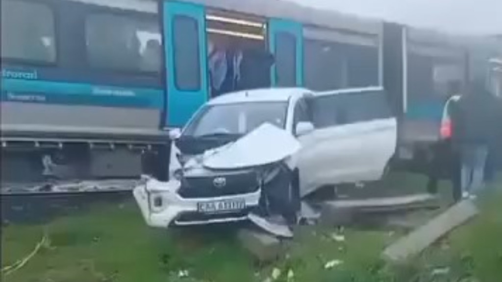 Train 9904 collided with a vehicle at Philippi Station at 7:49 AM, causing major delays on the Central Line. Image: Sibuliso Duba