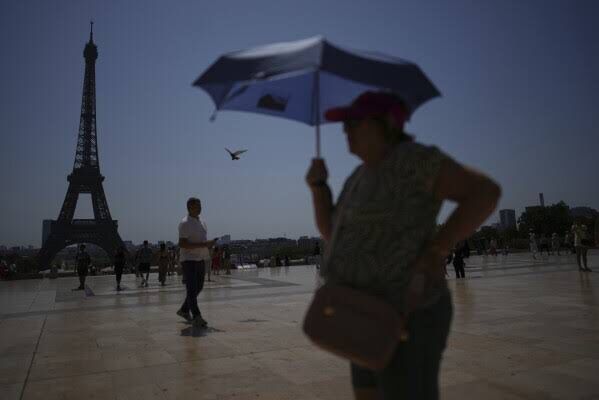 Climate change amplifies heat wave death toll in Europe, researchers warn. Image: AP News.