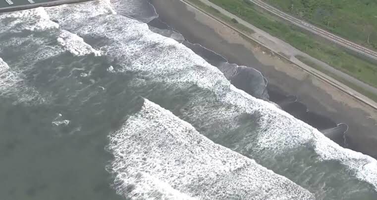 Tsunami warning issued for Hawaii after 8.8-magnitude earthquake hits Russia's far east. Image: Sky News.