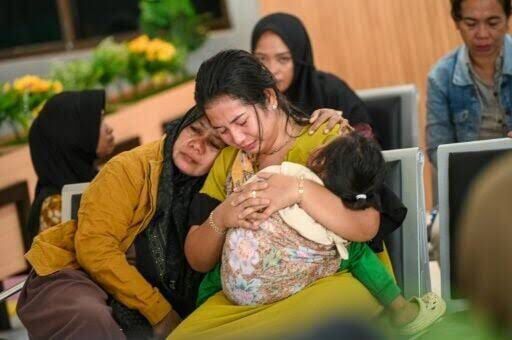 Rescue efforts underway after a vessel sank in Bali. Image: Wyoming News Now.