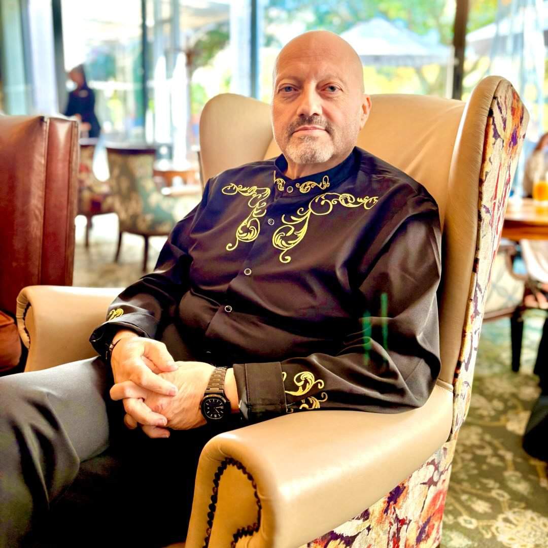 UIM President, Neil de Beer