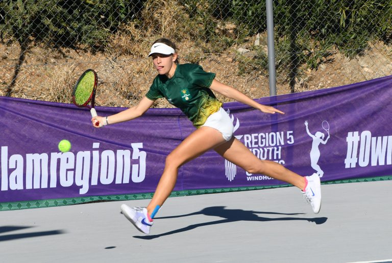 Jessica Schilz celebrates her silver medal in Windhoek. Image: Frennie Shivambu.