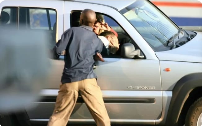 Cape Town motorists warned as hijackings and smash-and-grabs spike across key areas. Image: Mujahid Safodien/African News Agency (ANA) Archives.