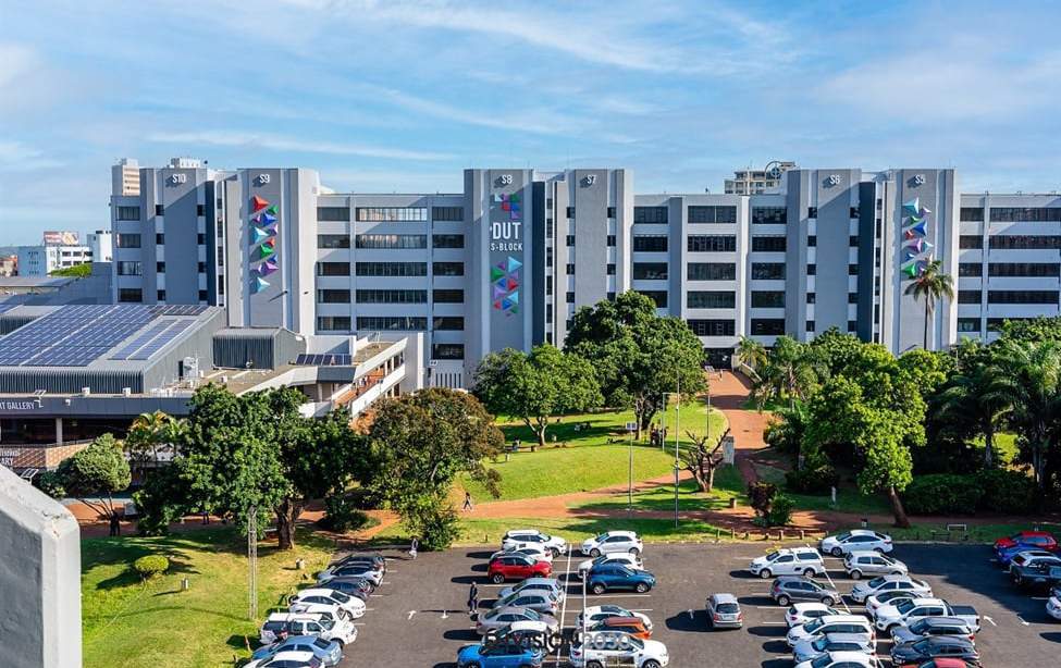 DUT student falls to death.