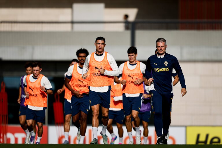 Ronaldo leading Portugal training.