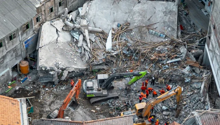 Indonesia school collapse kills 67