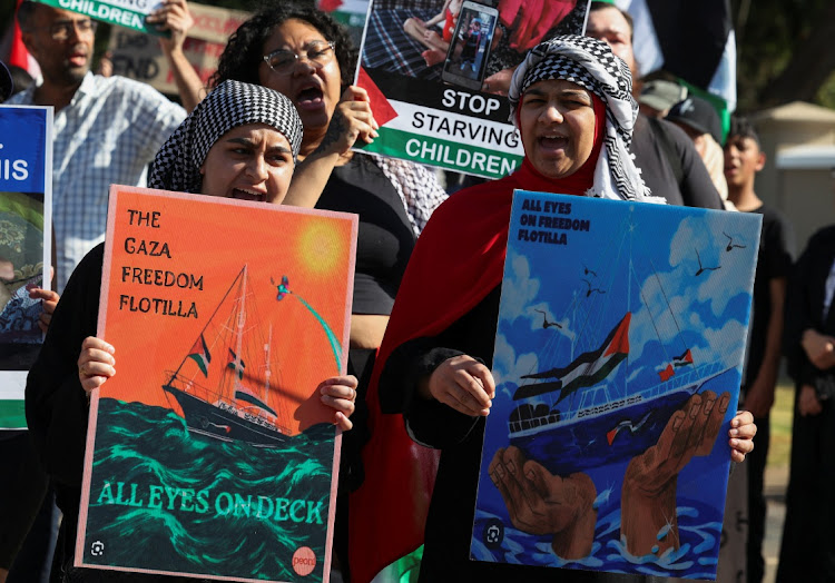Flotilla demonstrators are demanding the release of the detained Global Sumud Flotilla activists in Israel.
