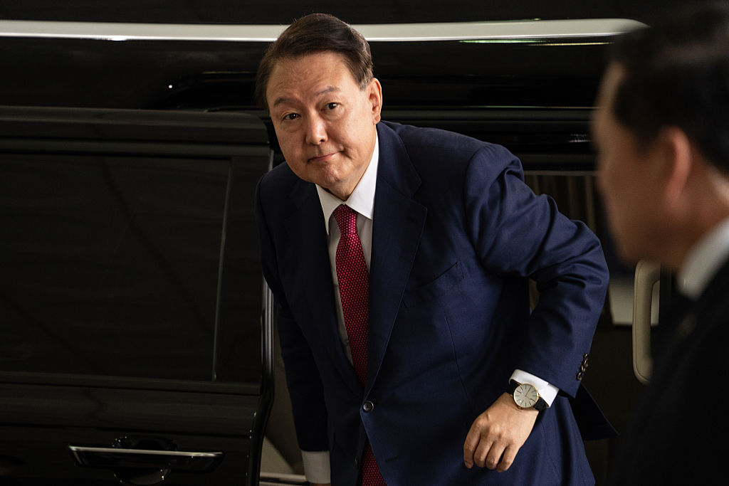 Suk-yeol appears at the Seoul High Prosecutors' Office 