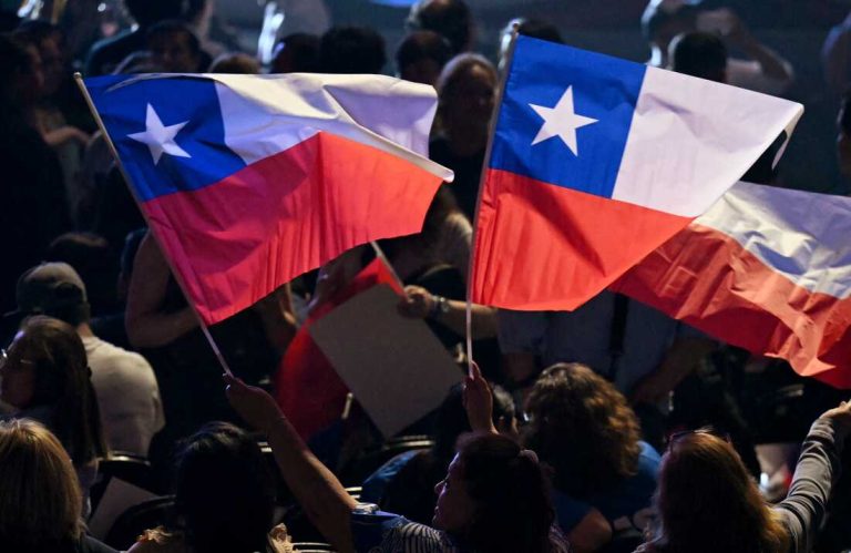 Chile casts their first round of votes
