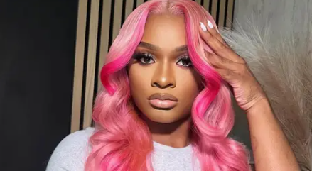 Content Creator, Girlalala. 