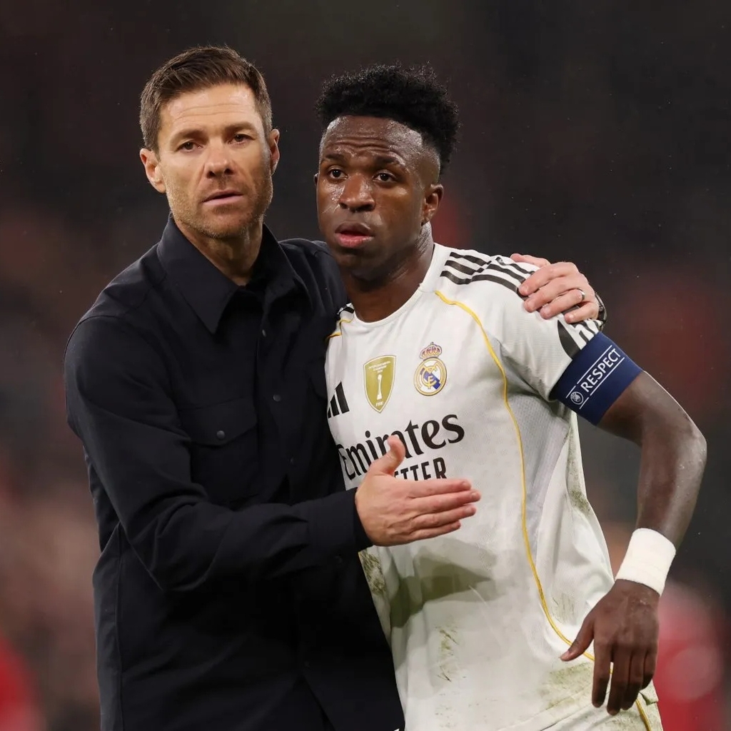 Vinicius Junior and coach Xabi Alonso