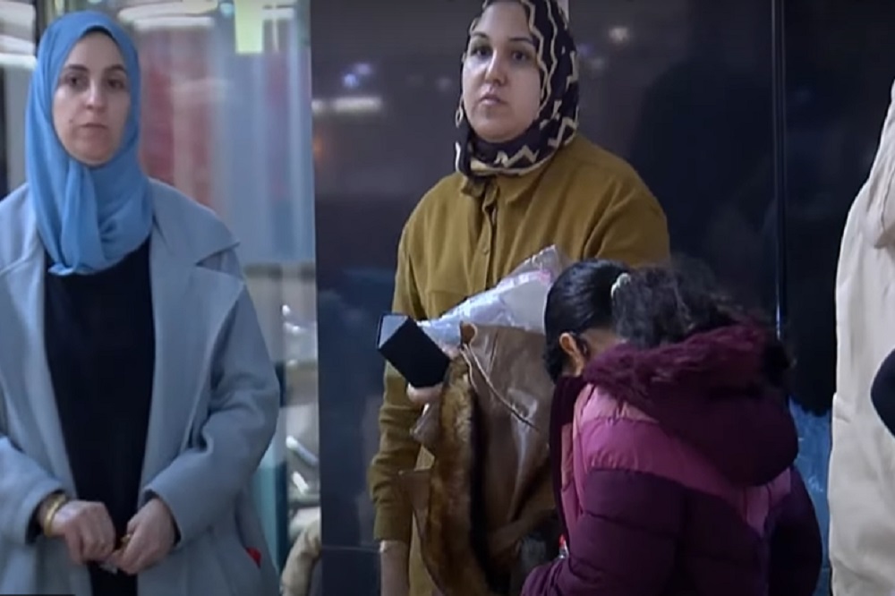 Palestinian travellers who arrived at OR Tambo International Airport.
Image Credits :
SABC NEWS