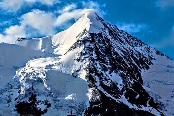 Chile severe snowstorm claims the lives of 5 tourists.